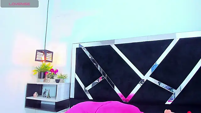 iisabella_noa's cam snapshot