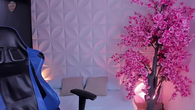 adarna13_'s cam snapshot