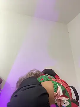 ISIS17_EF's cam snapshot