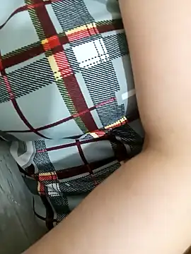 Rouzalinda_1's cam snapshot