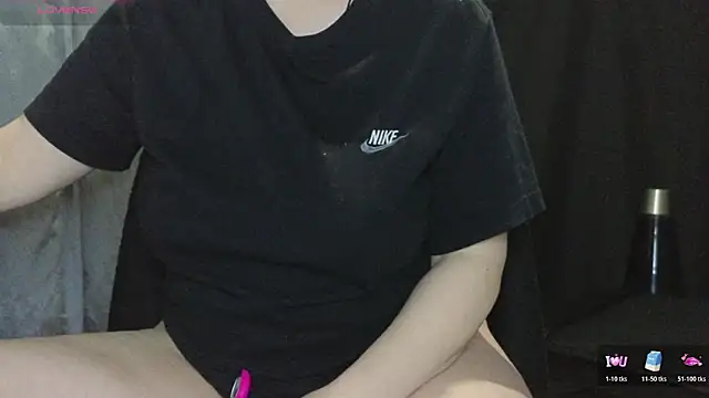 Mia_G0ld's cam snapshot