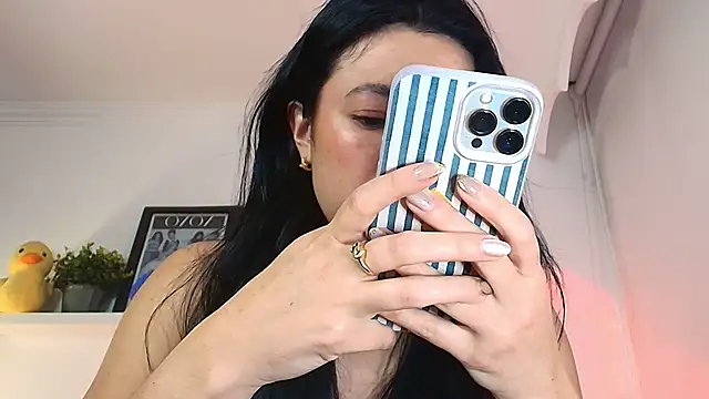 lilyy_evanss's cam snapshot