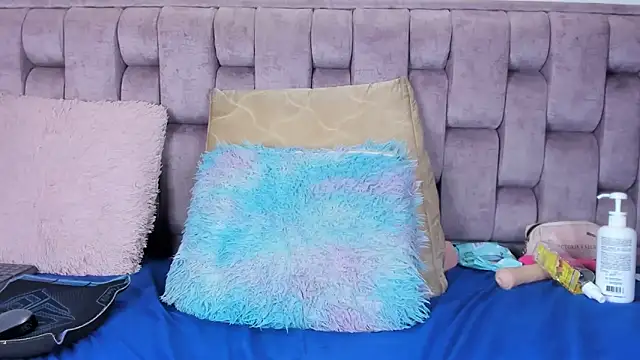 Alexa-Hunter's cam snapshot