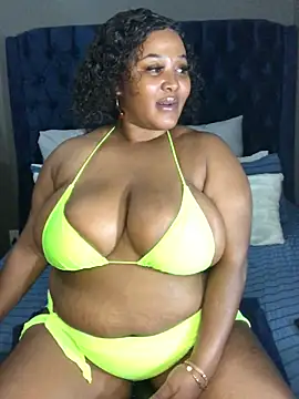 SultryBusty's cam snapshot