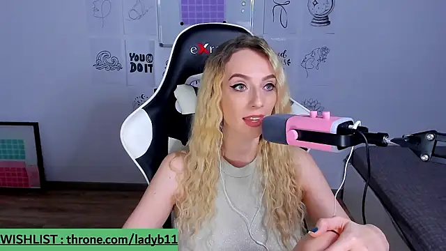 LadyBug11's cam snapshot