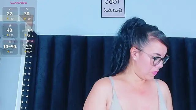 hotlatinateacher's cam snapshot