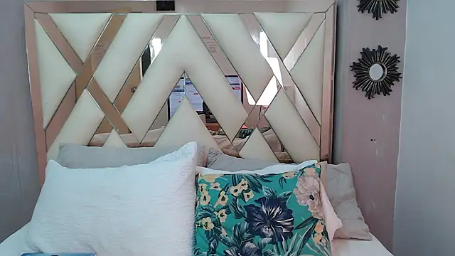 nora_temptress's cam snapshot