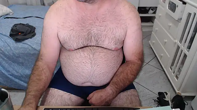 MysterBearMG live sex cam