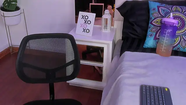 Mara_Wolf01's cam snapshot