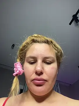 Passion-Blondy's cam snapshot