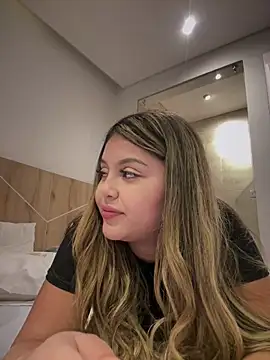 lunablossom_ live sex cam