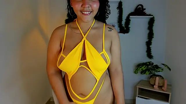 Fatima_senghor's cam snapshot