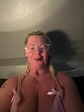 Petite_BlondeX's cam snapshot