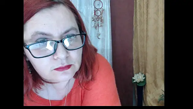 PlayfullMature's cam snapshot