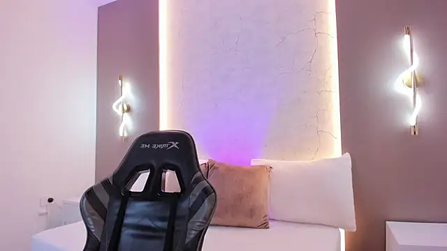 emily_tolson's cam snapshot