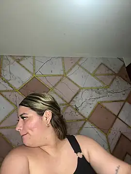 Amira_Malia's cam snapshot