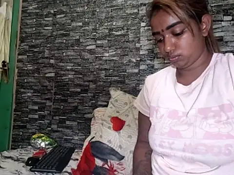 Indiasfantasy_'s cam snapshot