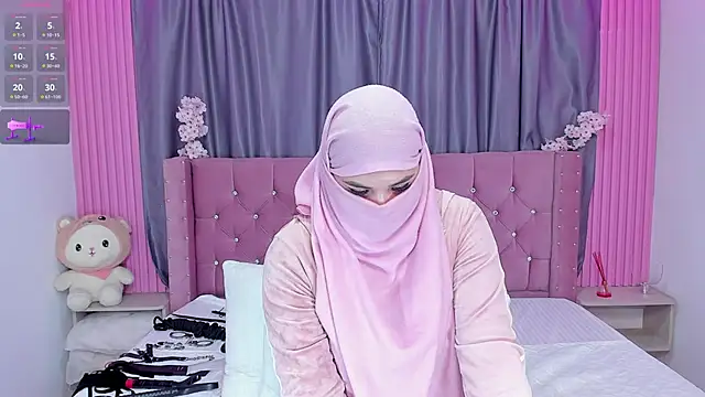 Nayla-Mouna's cam snapshot