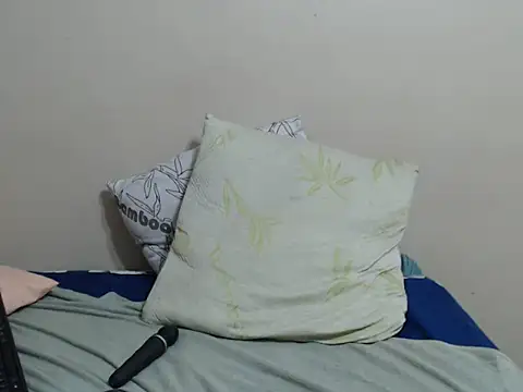 SexyLipss_'s cam snapshot