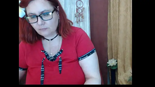 PlayfullMature's cam snapshot