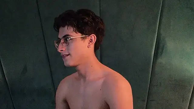 Aaron_Eze's cam snapshot