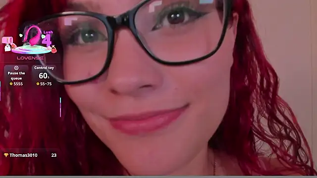 mae_lyra's cam snapshot