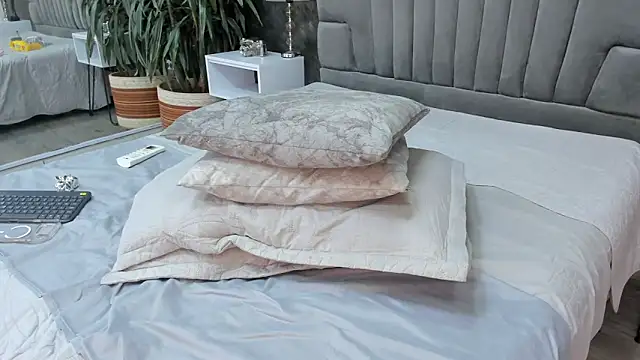 isa_lancaster live sex cam