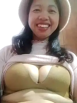 TRIEUTRIEU20's cam snapshot