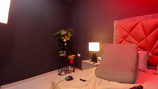 mia_milff's cam snapshot