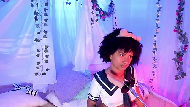 Lolalewis777 live sex cam