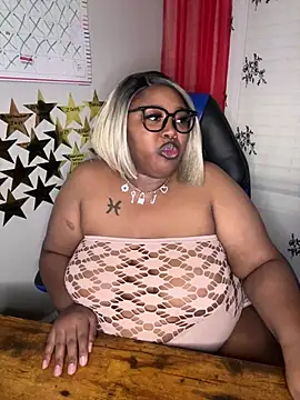 Chocolatebunnyxx96's cam snapshot