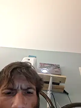 TrndSettr's cam snapshot