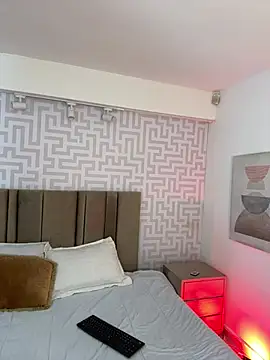 naishaa_'s cam snapshot