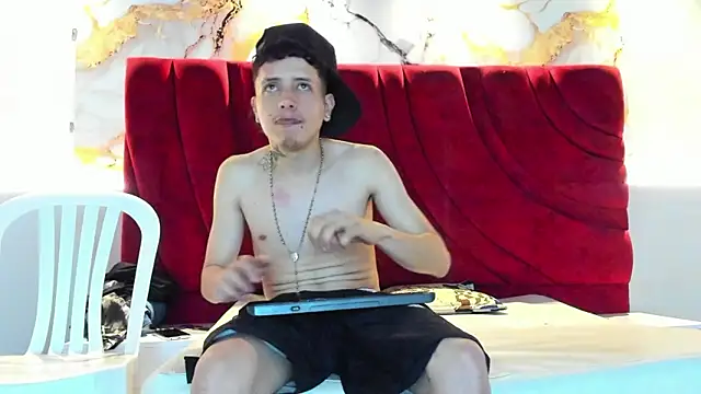 ESTEBAN_2102's cam snapshot