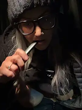 LittleMissEeve's cam snapshot