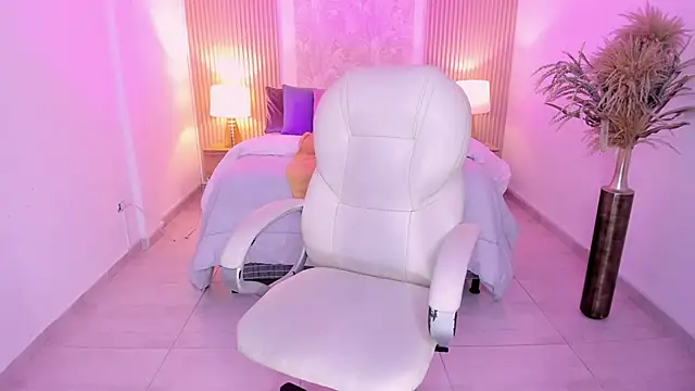 ellie_evans_'s cam snapshot