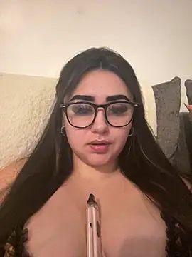 Wild_Busty_Niyah_XX live sex cam