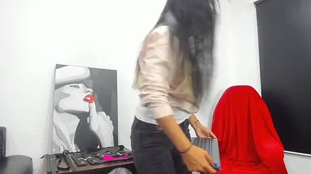 KiaraBlack_01's cam snapshot