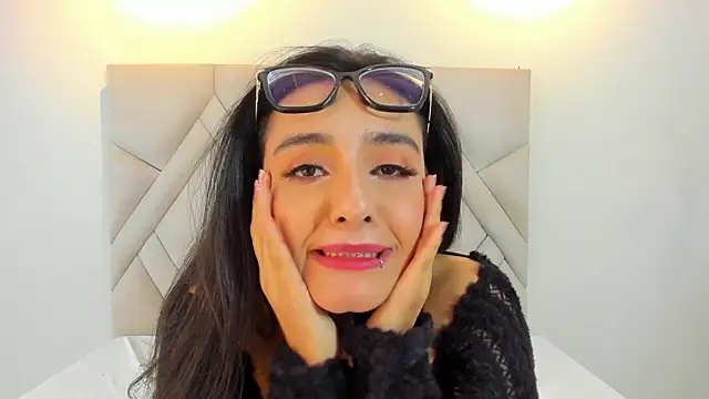 Isis_Osman's cam snapshot