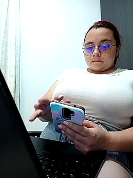 CURVY-HORNY's cam snapshot