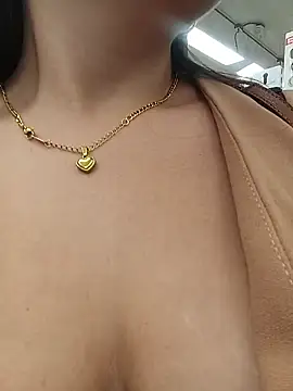 Julieth_hot-69's cam snapshot