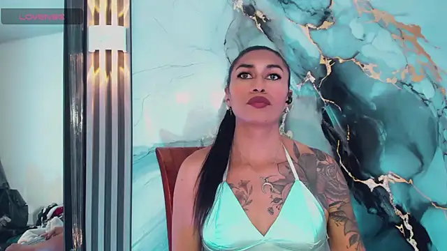 khiara_moretti live sex cam