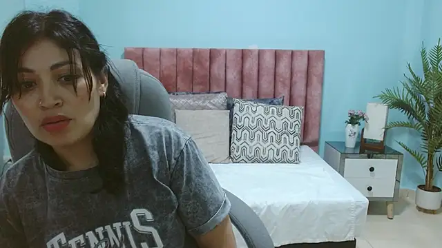 sophia_hadid live sex cam