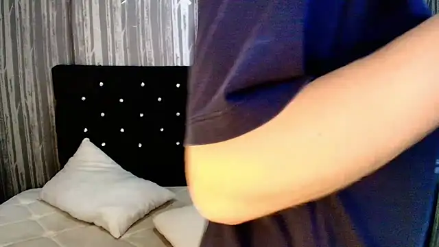 Alicee_Moonn live sex cam