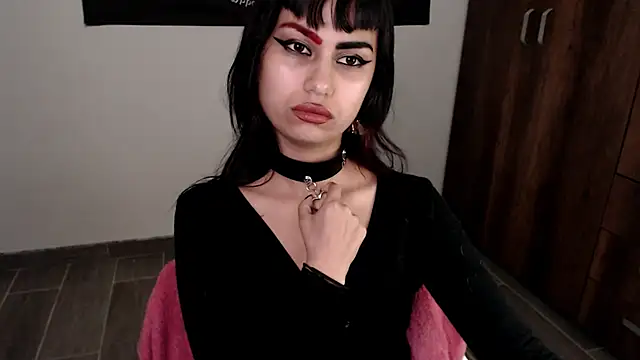 Little-Lucifer live sex cam