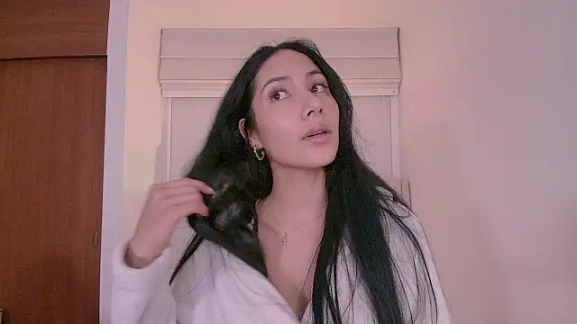 ArianaReynoldss's cam snapshot