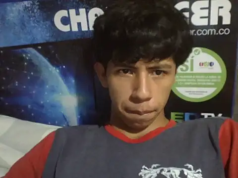 Carlos_Albert02's cam snapshot