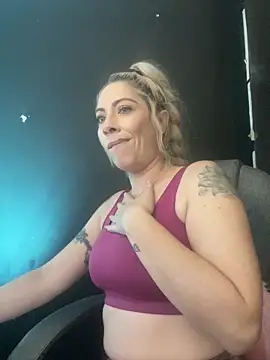 viktoria_davis_'s cam snapshot