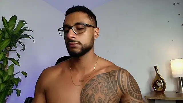 LiamGarcia1 live sex cam