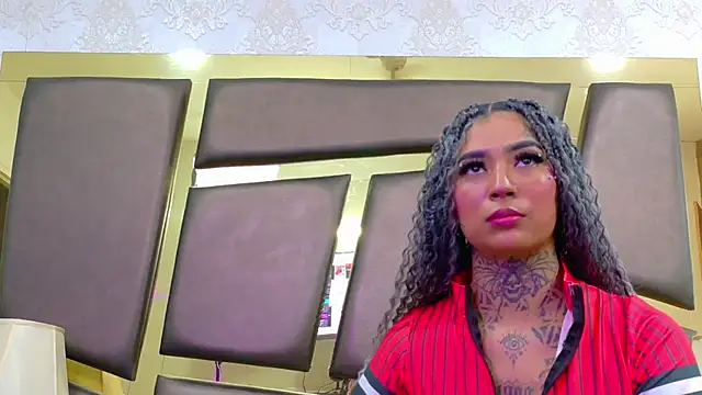 EmilieLake's cam snapshot